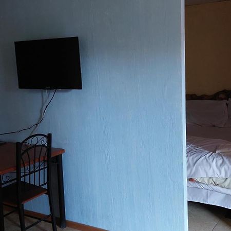 Arba Hotel Erevan Esterno foto
