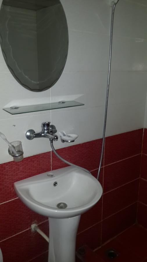 Arba Hotel Erevan Esterno foto